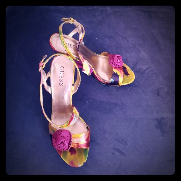 Guess Shoes - Guess Fun Wedges Summer!